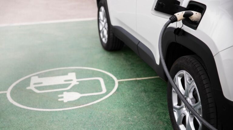 Aseguradoras de automóviles para vehículos eléctricos: protección sostenible